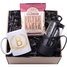 vegahediye v vega Kişiye Özel Harf Tasarım Kupa & French Press & Colombian Taze Filtre Kahve Hediye Seti (Model 1)