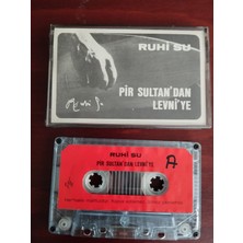 Plakperest Ruhi Su –  Pir Sultan’dan Levni’ye  -  Türkiye Basım Kaset Albüm/ Kağıt Baskı-2.el