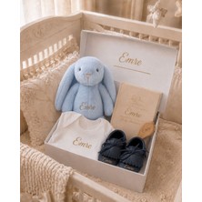 Emsera Atelier Kişiye Özel Isimli Mavi Peluş Tavşan Uyku Arkadaşı Kutulu Erkek Bebek Hediye Seti