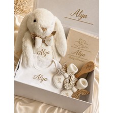 Emsera Atelier Kişiye Özel Isimli Beyaz Peluş Tavşan Uyku Arkadaşı Kutulu Bebek Hediye Seti