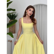 Moda Durağı Kare Yaka Askılı Kloş Uzun Elbise Sarı