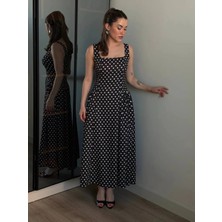 Moda Durağı Kare Yaka Piliseli Puantiyeli Maxi Elbise Siyah