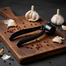 Canarino Paslanmaz Metal Döküm Sarımsak Ezici ve Presi – Ergonomik Saplı Profesyonel Sarımsak Kırıcı, Kolay Temizlenen Ağır Döküm Gövde (15.5 Cm, Mat Siyah)