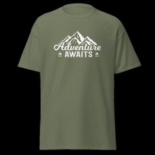 Adventure Awaits Dağ Macera Temalı Baskılı Unisex Bisiklet Yaka Pamuklu Tişört