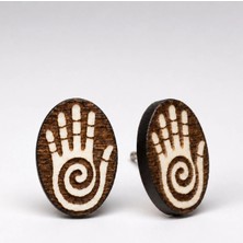 Tamgacrafts Şifa Eli Motifli 17 mm Minimalist Doğal Huş Ahşap Çivi Küpe - Spiral El Yapımı Anti-Alerjik Kadın Küpesi