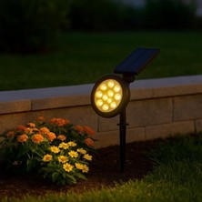 Prime 18W Güneş Enerjili Bahçe Armatürü – 9 LED 3200K Günışığı, IP65 Su Geçirmez Solar Spot Lamba, 200 Lümen, Kazıklı Veya Duvara Montaj, Açılı Aydınlatma
