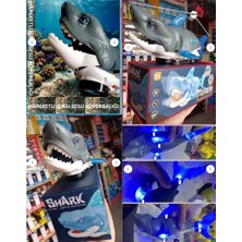 Oyuncak Sahili Köpekbalığı Shark Çarp Dön 30CM Elektronik Balık Işıklı Sesli Hareketli Gezen Köpek Balığı Oyuncak