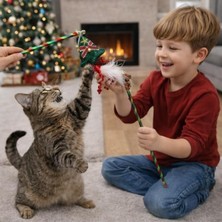 Die Grup Noel Temalı Kedi Oyun Oltası – Zilli ve Tüylü Interaktif Kedi Oyuncağı – Renkli Kumaş ve Peluş Detaylı – Kediler Için Avcılık ve Hareket Teşvik Eden Oyun Çubuğu