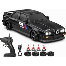 Die Grup Giffy/oyuncak Bmww E30 Drift Araba 4x4 Uzaktan Kumandalı Araba 2.4ghz Şarjlı LED Işıklı 15 Km Hız Araba (Beyaz)