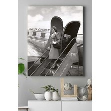 (PSTER15957) Eski Uçak ve Hostes Nostaljik Kanvas Tablo 40 x 60
