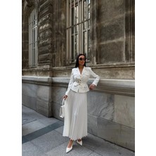 Zf Butik Kadın Beyaz Blazer Ceket ve Piliseli Etek Takım Kemerli Düğmeli