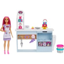 Barbie 'nin Pasta Dükkanı Oyun Seti, 30 cm Bebek, Gerçeğe Uygun 20'den Fazla Oyun Parçası HGB73