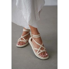 Selin Shoes Lony Ön Çarpraz Detaylı Bilek Tokalı Kadın Sandalet- Ekru