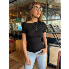 Moda Loris Kadın Kısa Kollu Tek Omuzu Açık Büzgülü Viskon Bluz