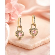 Lia Charm 14K Altın Kaplama Kalp Detaylı Pembe Taşlı Zirkon Küpe - Kilit Tasarım Sallantılıküpe