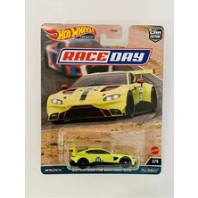 Hot Wheels Premium - Race Day - Aston Martin Vantage Gte