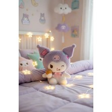Miniso Sanrio Lisanslı Kuromi Peluş Oyuncak – Tatlı Fabrikası Serisi Yumuşacık Sarılmalık 28 cm