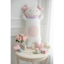 Miniso Lisanslı Fiyonklu Kedi Minderi 76 cm – Yumuşacık Dekoratif Yastık