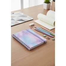 Miniso Lisanslı Pastel Serisi A6 Tel Ciltli Lastikli Defter 80 Sayfa – Mor