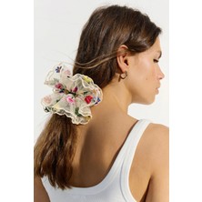 Katia & Bony Çiçek Nakışlı Tül Scrunchie Ekru Dikişli Saç Tokası