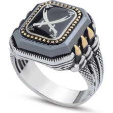 Innuendo Jewelry 925 Ayar Gümüş Siyah Zeminli Zülfikar Kılıcı ve Pençe Detaylı Erkek Yüzük