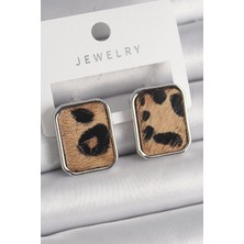 Uravas Store Pirinç Gümüş Renk Leopar Desenli Kare Model Kadın Küpe