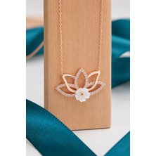 Siset Gümüş 925 Ayar Rose Kaplama Manolya Çiçekli Lotus Gümüş Kolye