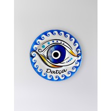 Mundy Datça Temalı Polyester Kabartmalı Nazar Magnet  Çap: 7 cm – Dekoratif Hediyelik Buzdolabı Süsü  (KOD:1220)