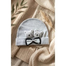 Babydonat Teddy Charm Nakışlı ve Papyon Detaylı %100 Pamuklu Yumuşak Bebek Beresi - Gri Melanj Şık Bebek Aksesuarı