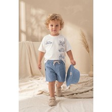 Babydonat Erkek Çocuk %100 Pamuklu Seek The Adventure Baskılı Tişört, Keten Görünümlü Şort ve Şapka 3'lü Kombin Set