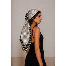 Nazzain Kenarları Siyah Içi Beyaz Puantiyeli Fular Bandana