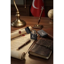Kesene Anlamlı Özel Hediye Mustafa Kemal Atatürk imzası ve Silüetini Taşıyan Benzinli Çakmak Dolu Gönderim