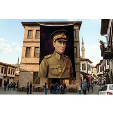 Punto Dizayn Atatürk Asker Ünüformasıyla Poster Bayrak Premium Raşel Kumaş ATA52
