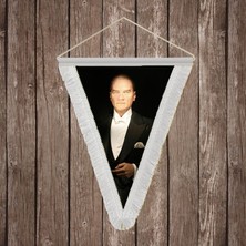 Punto Dizayn Asil Duruşlu Atatürk Beyaz Saçaklı Üçgen Flama Bayrak Hatıra Flama ATA79