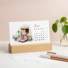 Bi'aldım 2027 Sevimli Yavru Kedili Masa Takvimi | Doğal Ahşap Tabanlı Takvim | Pastel Pembe Kedi Illüstrasyonlu Takvim