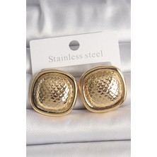Renas Store Pirinç Gold Renk Işlemeli Kare Model Kadın Küpe