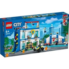 LEGO ® City Polis Eğitim Akademisi 60372 - 6 Yaş ve Üzeri Çocuklar Için Yapım Seti (823 Parça).