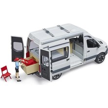 Bruder Mercedes Benz Sprinter Kamp Aracı ve Sürücüsü BR02672