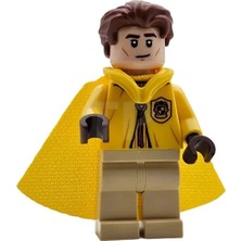 LEGO Harry Potter Cedric Diggory Kapşon ve Pelerinli Üniformalı Minifigür