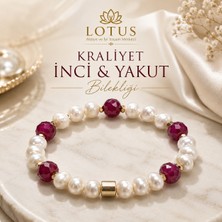 Lotus Atölye ve İyi Yaşam Merkezi 👑 Kraliyet Inci & Yakut Bilekliği – %100 Doğal Inci ve Pakistan Kristal Kesim Yakut