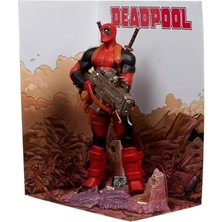 Plus Moda Mcfarlane Toys - Deadpool 1: 6. Ölçekli Sahne ve Çizgi Roman (Deadpool #1)