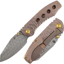 Kansept Caveman | Gül Altın Eloksallı ve Taşlanmış Titanyum, Cnc Işlenmiş Kaya Desenli Sap | Damascus Çelik Çakı | K1110A6