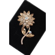 Keeba Mutluluğun Tohumu Lotus Çiçeği Broş Gold Renkli Pırlanta Taşlı Kadın Yaka Iğnesi Lotus Çiçekli Broş