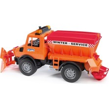 Bruder Mercedes Benz Unimog Kar Temizleyici ve Tuzlayıcı