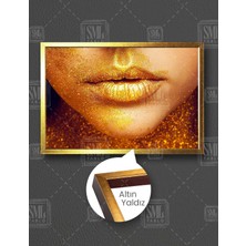 SML Tablo Altın Simli Kadın Dudağı Makyaj Kuaför Gold Ruj Woman Gold Dekor Yatay Çerçeveli Kanvas Tablo