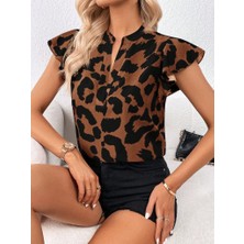 Alyn Wear Kadın Kısa Fırfır Kollu V Yakalı Leopar Desenli Süprem Bluz