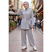 Modestim Kadın Açık Gri Rahat Kalıp Çilek Kumaş Gömlek Yaka Boydan Düğmeli Tunik Pantolonlu Takım Kombin
