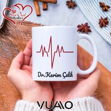 Vuao Doktora Özel Isimli Yazılı Kupa Bardak, Kişiye Özel Baskılı Isme Özel Kupa - Doktor Arkadaşa Eşe Hediye Isim Yazılı Kupa - Doktorlara Kupa Bardağı Çift Taraflı Baskılı Sağlık Çalışanı Meslek Kupası