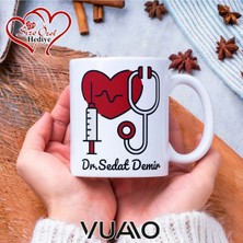 Vuao Doktora Özel Isimli Yazılı Kupa Bardak, Kişiye Özel Baskılı Isme Özel Kupa - Doktor Arkadaşa Eşe Hediye Isim Yazılı Kupa - Doktorlara Kupa Bardağı Çift Taraflı Baskılı Sağlık Çalışanı Meslek Kupası