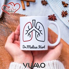 Vuao Doktora Özel Isimli Yazılı Kupa Bardak, Kişiye Özel Baskılı Isme Özel Kupa - Doktor Arkadaşa Eşe Hediye Isim Yazılı Kupa - Doktorlara Kupa Bardağı Çift Taraflı Baskılı Sağlık Çalışanı Meslek Kupası